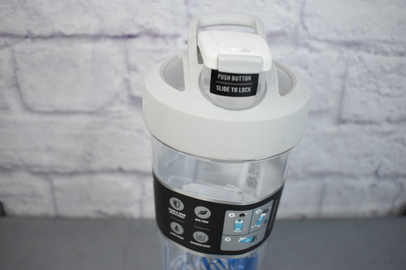 Blender Bottle 28 oz. Strada Clear Shaker Bottle w/ Loop Top, Push Button NEW