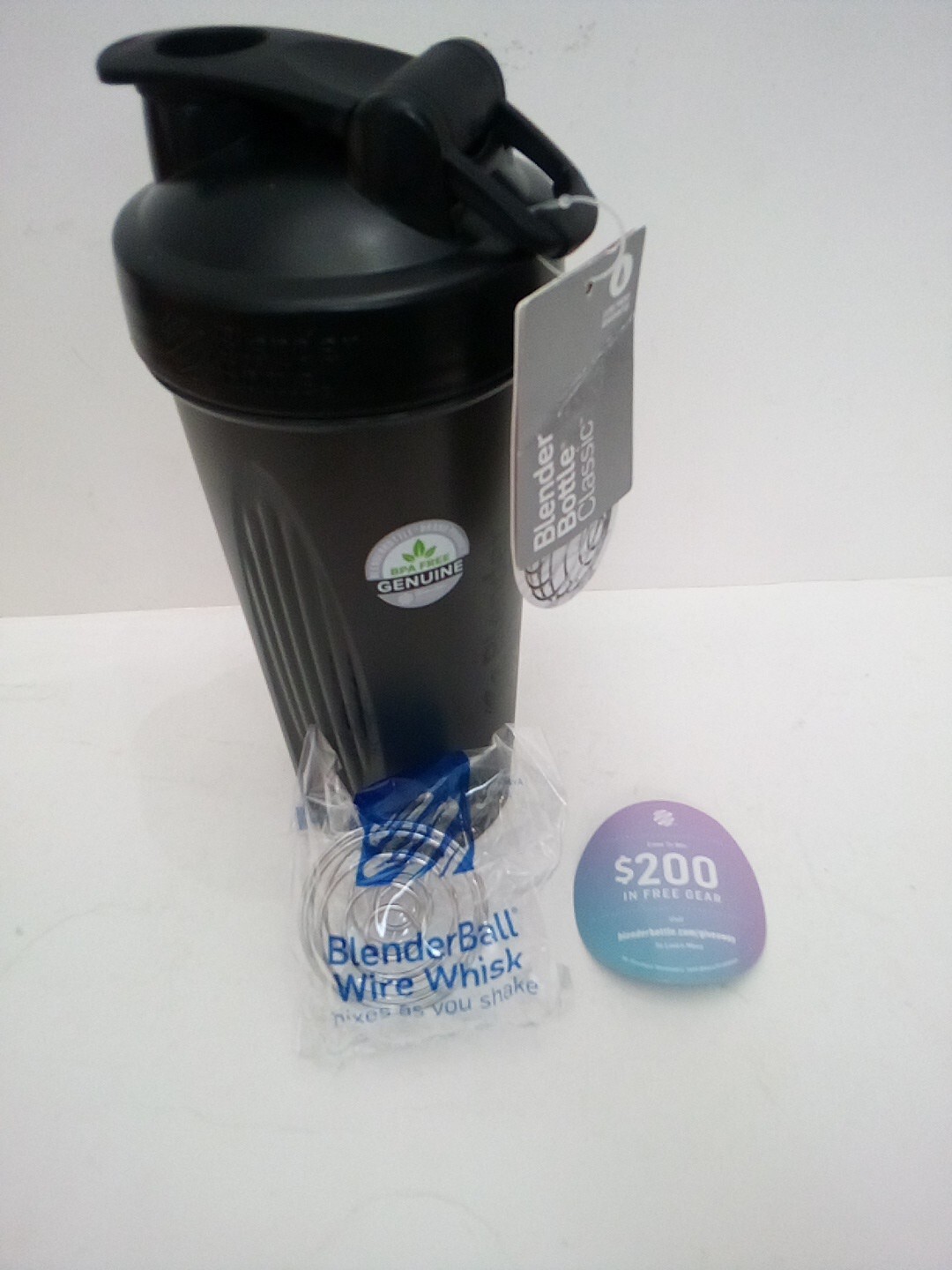 Blender Bottle Classic Shaker Bottle With BlenderBall, 28oz – NEW With Tags