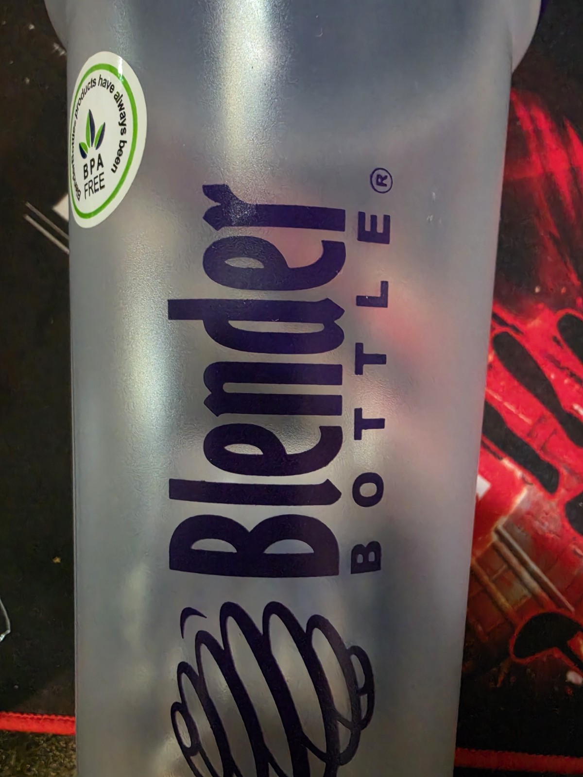 Blender Bottle 28 OZ CLEAR/BLUE. Great for an exercise break
