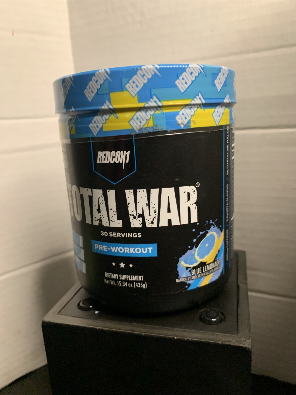 Redcon1 TOTAL WAR Preworkout Powder 30 Servings Blue Lemonade Flavor