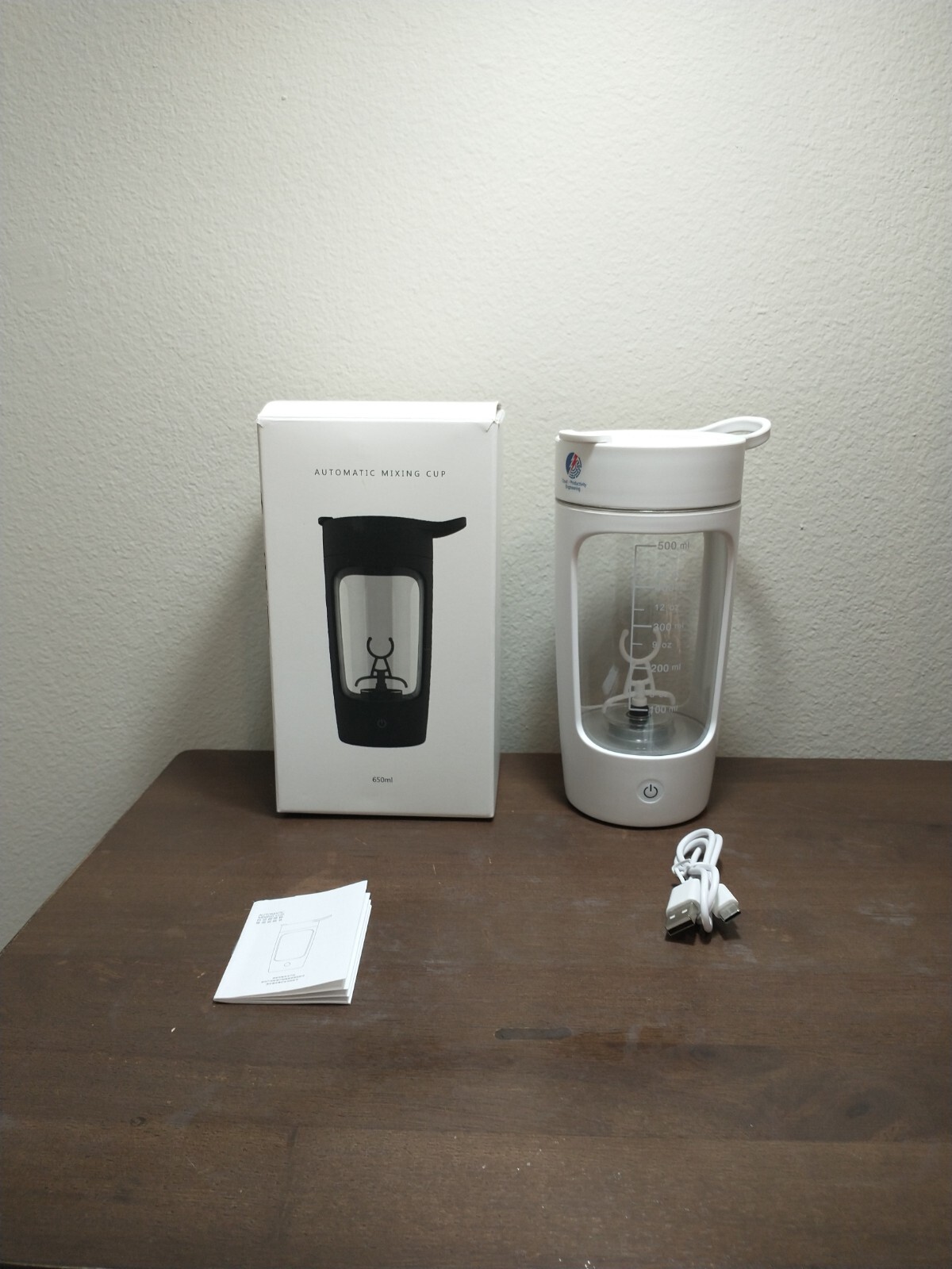 Automatic Mixing Cup, Sport Water Bottle USB Rechargeable, 650 ml White Color