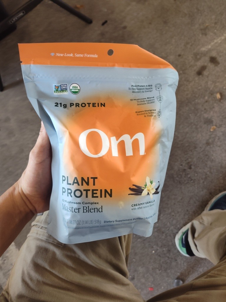 07/27 OM MUSHROOM SUPERFOOD Master Blend Vegan Protein – Creamy Vanilla Plant Pr