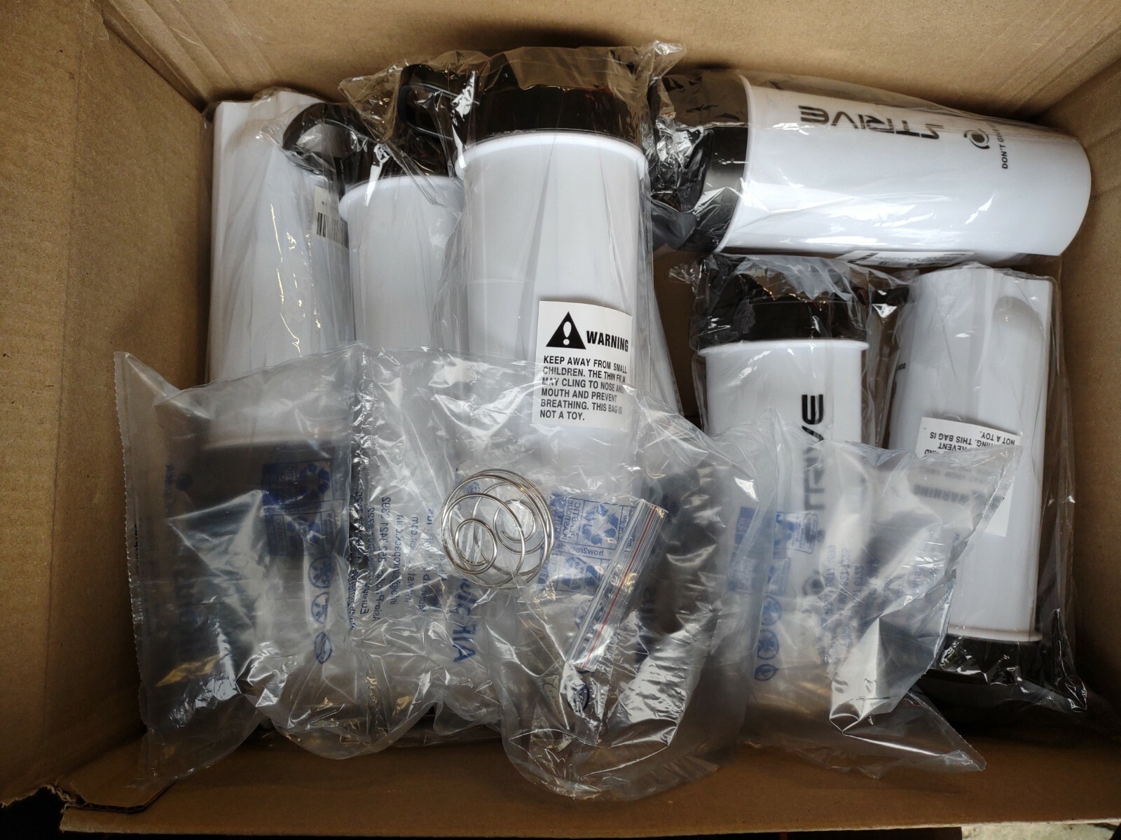 8 Shaker Bottle’s 24oz Mixer For Protein Shake, Smoothie, Juice