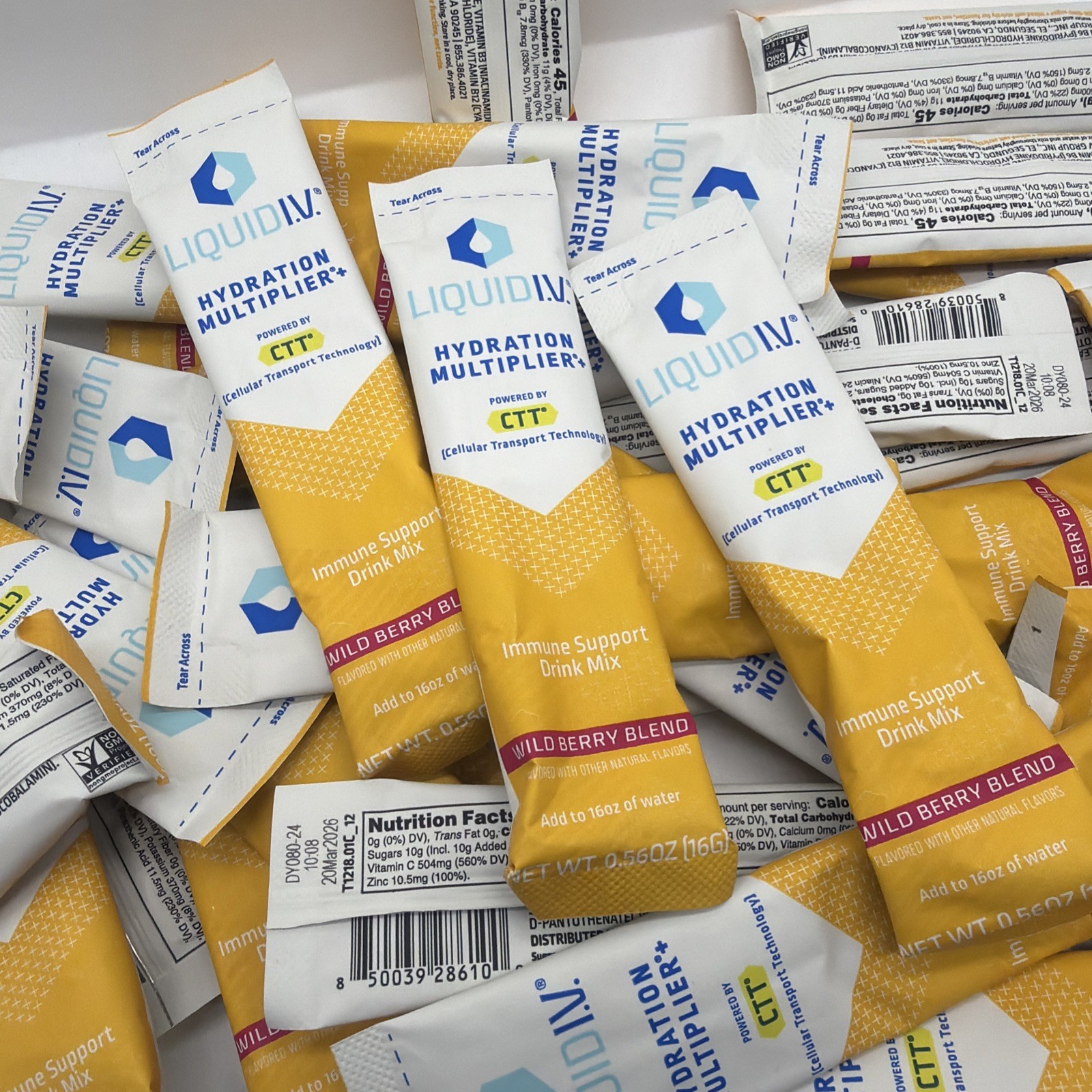 (30) Liquid I.V Hydration Multiplier Immune Drink Mix Bulk WildBerry COMBINESHIP