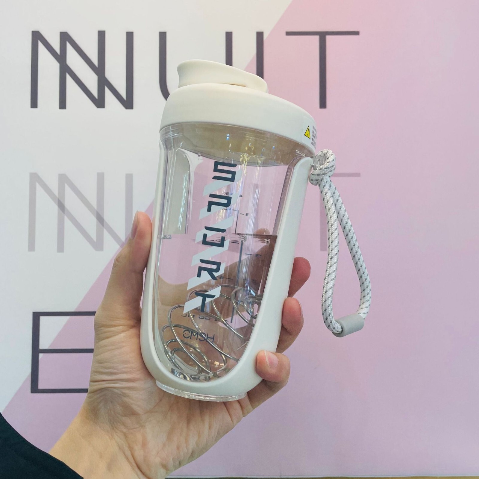 new 590ml gym Shaker Sports Water Bottle Cup Protein Mixer Stirring Ball Fitness