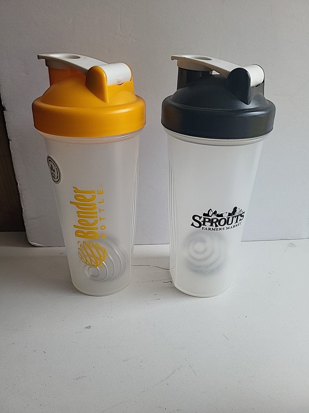 2 Pack Blender Bottle Classic 20 oz. Shaker Mixer Cup with Loop Top Sprouts Mkt