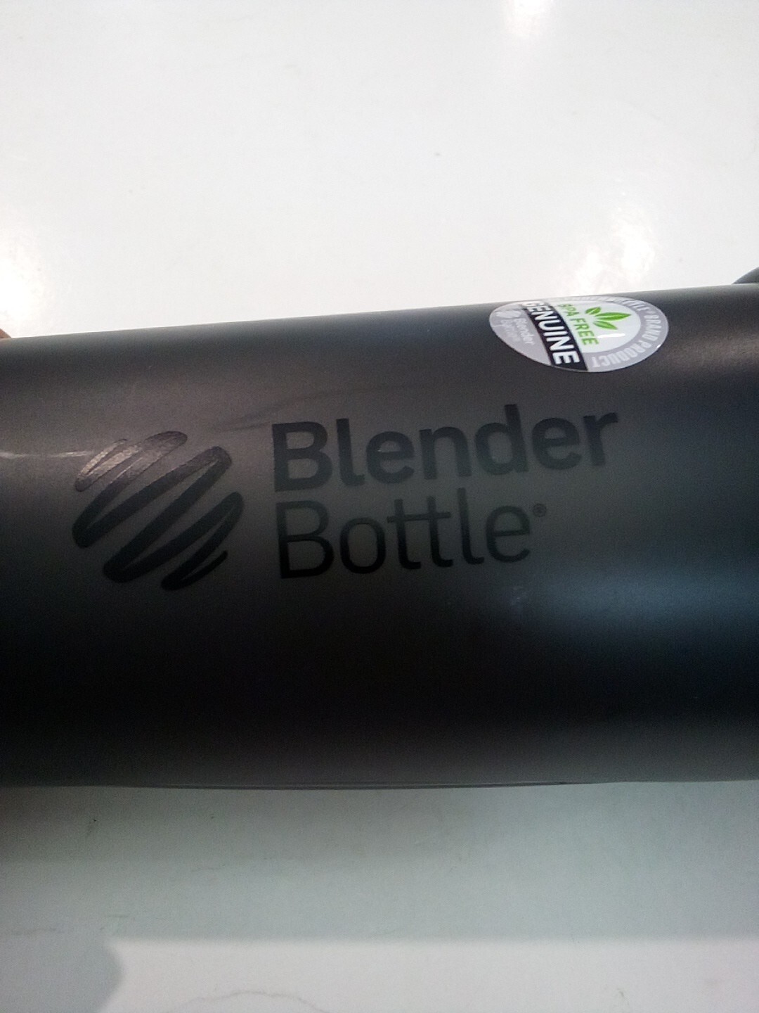 Blender Bottle Classic Shaker Bottle With BlenderBall, 28oz – NEW With Tags