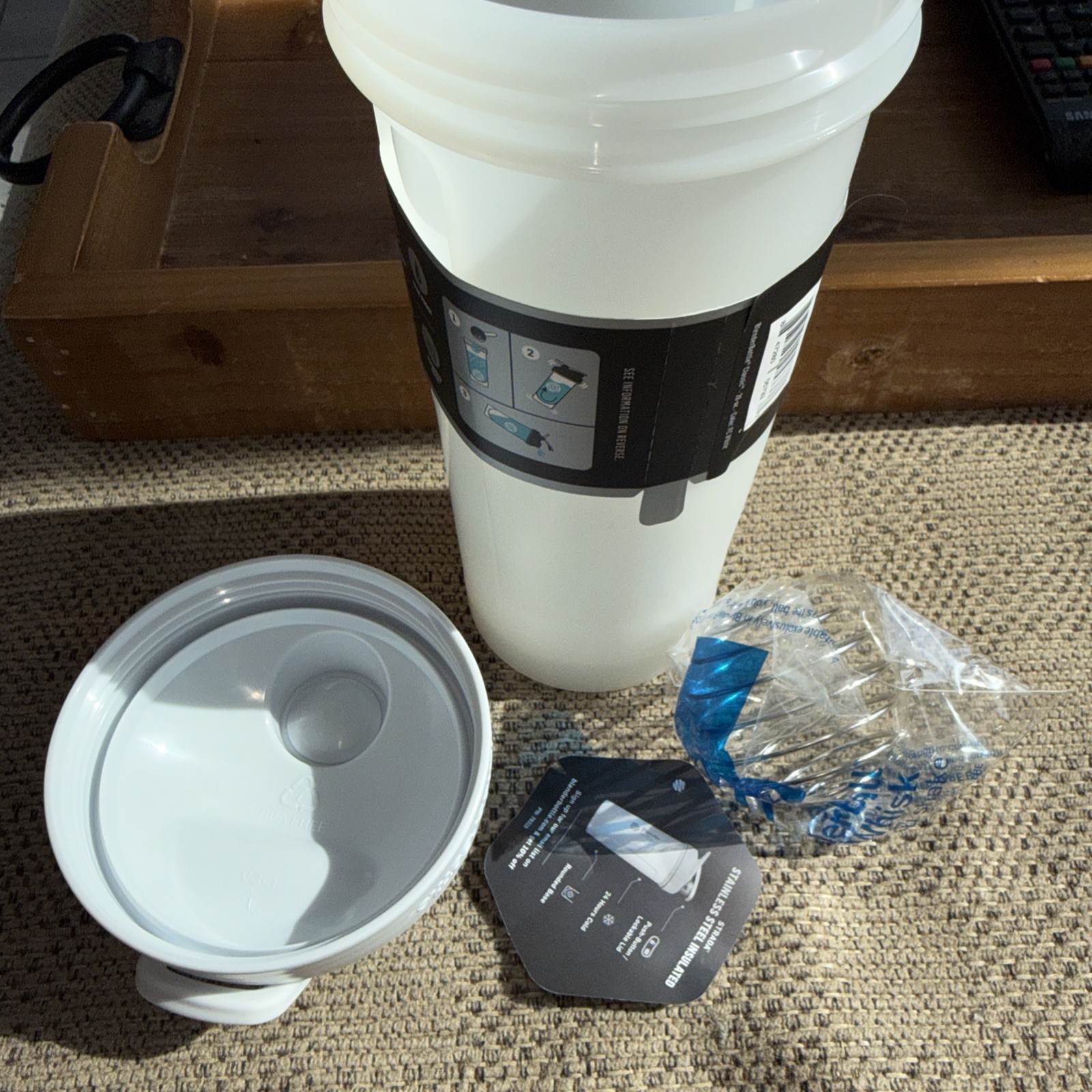 Blender bottle Classic with Loop, white, 28 oz (828 ml) BPA Free nwt