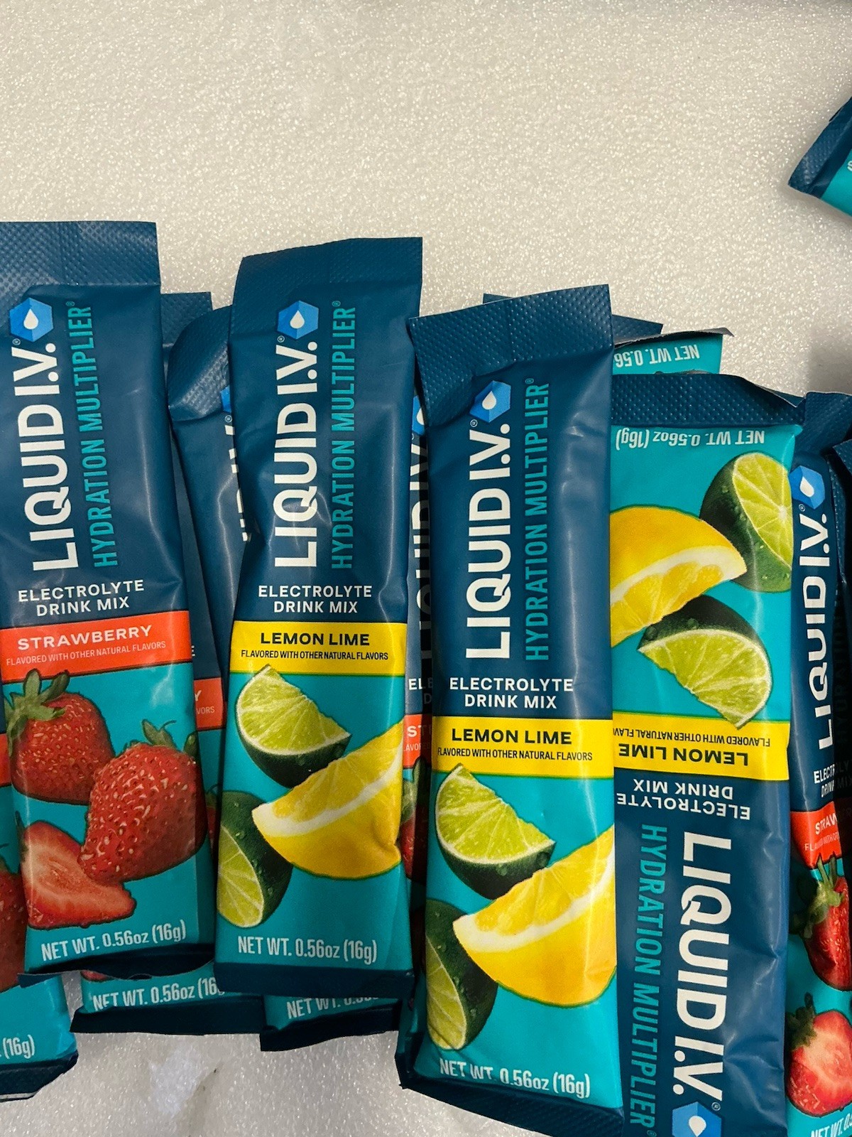 Liquid I.V Hydration Multiplier Lemon Lime+Strawberry 30 Sticks EXP 05/2028