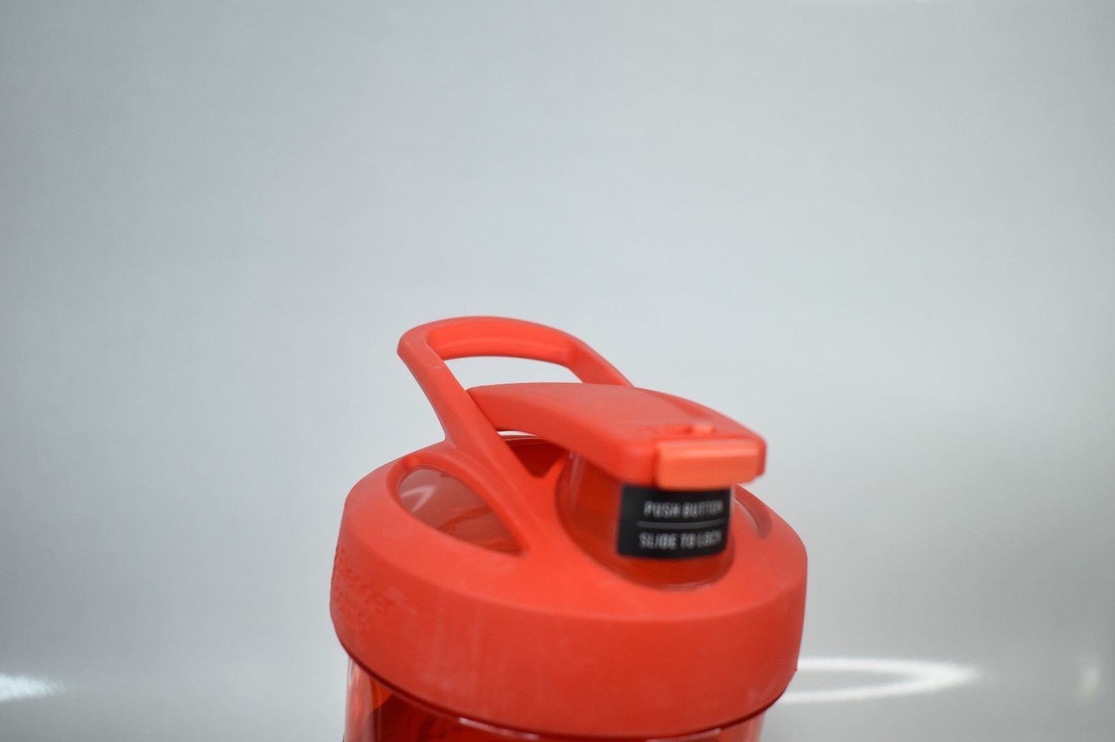Blender Bottle 28 oz. Strada Red Shaker Bottle w/ Loop Top, Push Button NEW