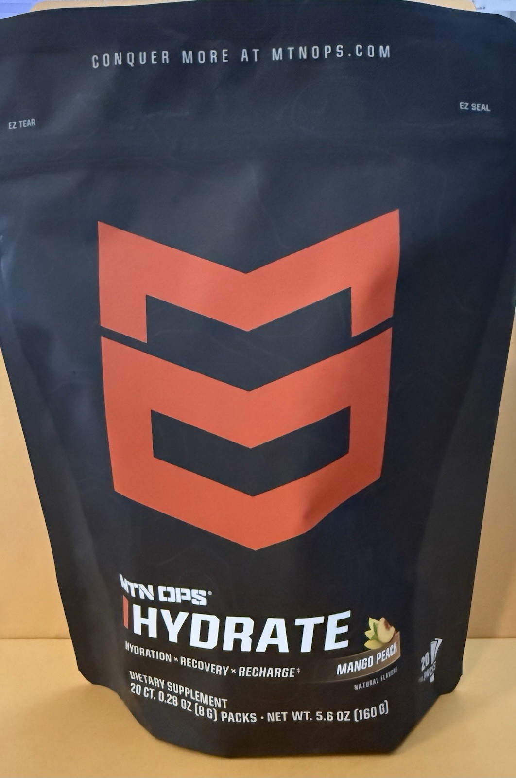 MTN OPS Hydrate Mango Peach Electrolyte Powder 20 Packs Hydration BB 10/26