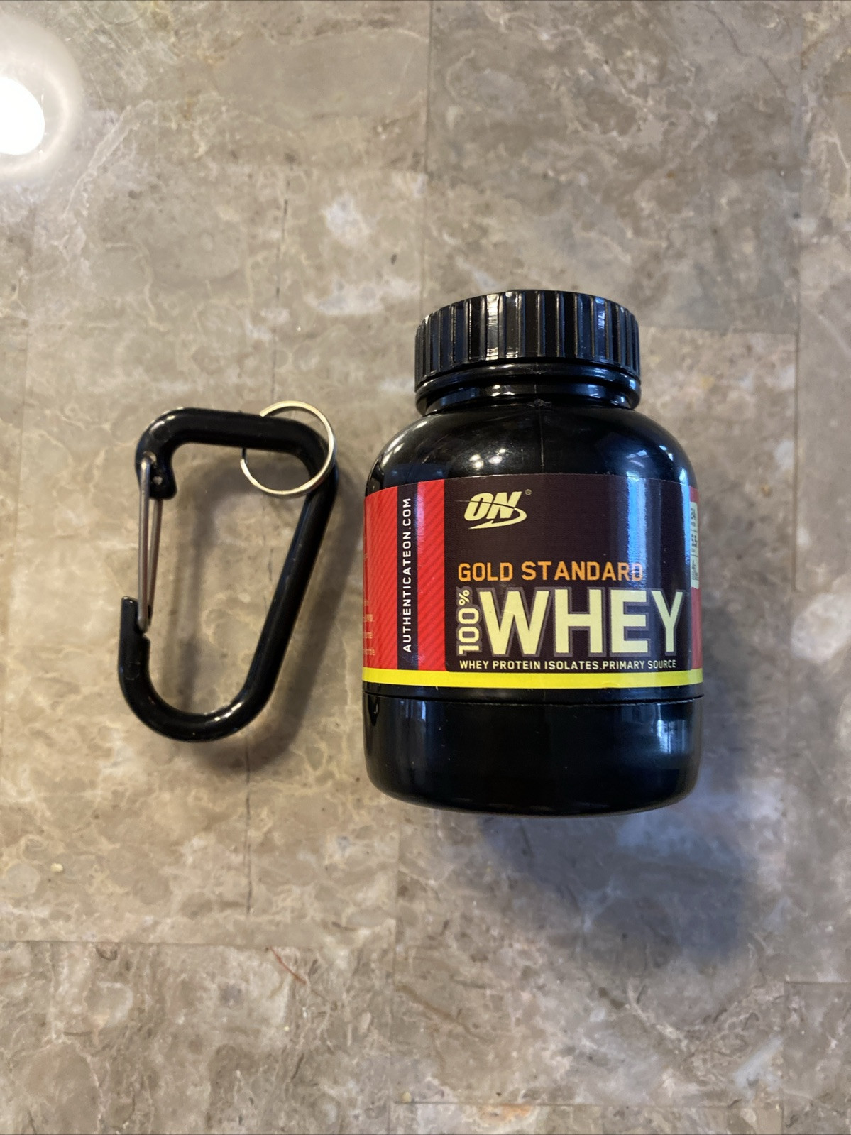 OPTIMUM NUTRITION GOLD STANDARD 100ML MINI PROTEIN POWDER BOTTLE GYM KEYCHAIN *
