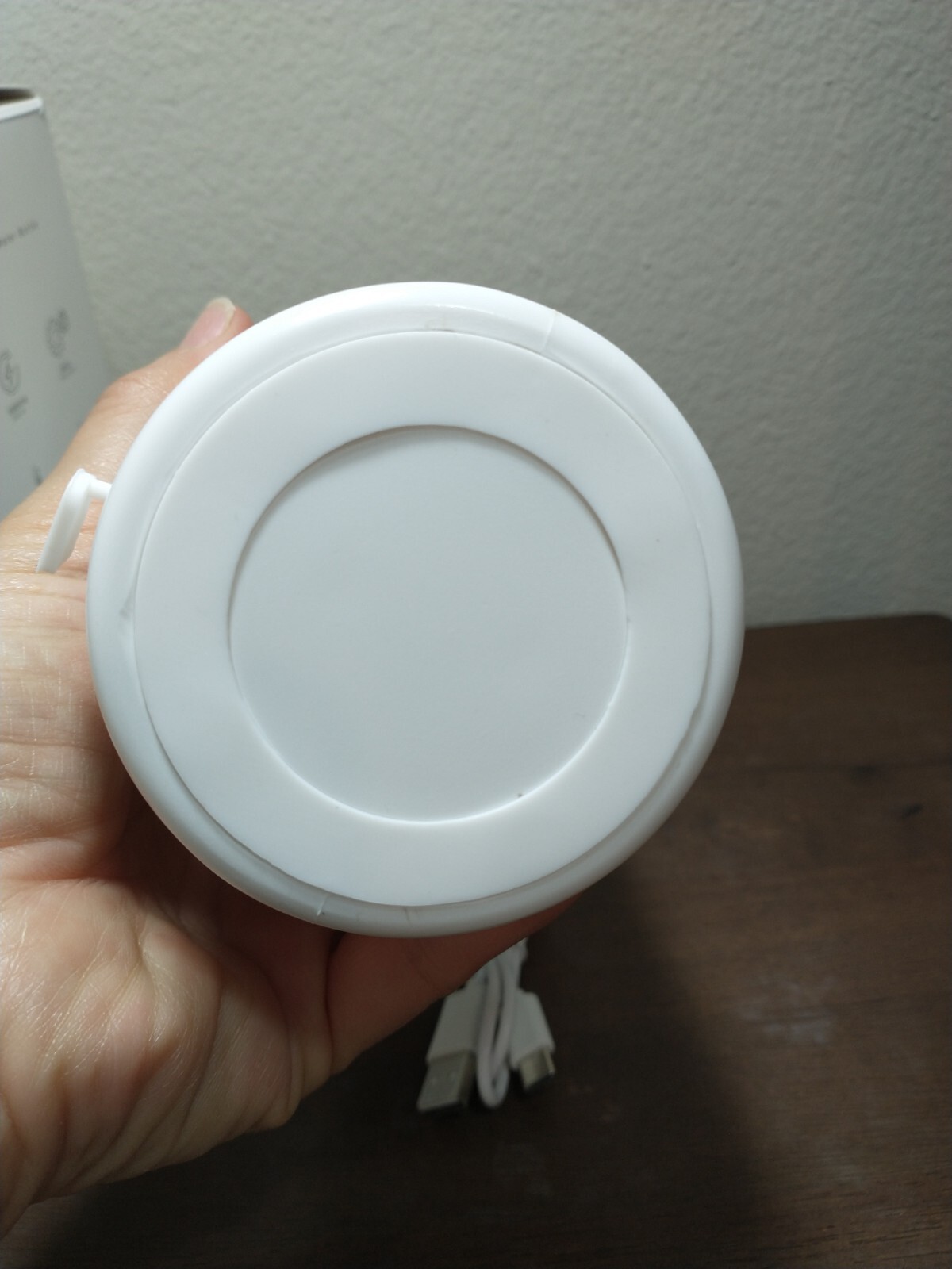 Automatic Mixing Cup, Sport Water Bottle USB Rechargeable, 650 ml White Color